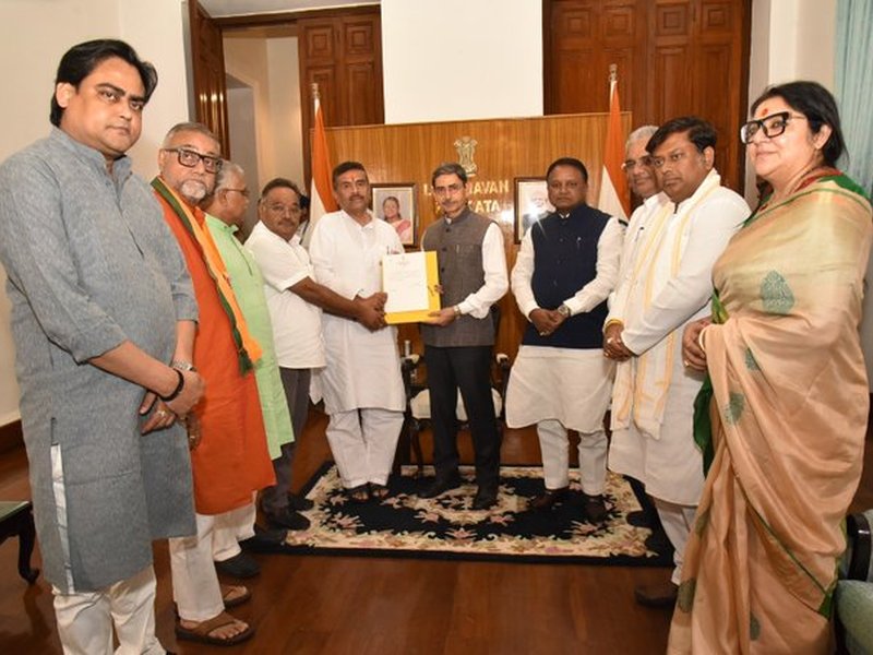 BJP's Bengal Legislative team stakes claim for forming new government to Guv