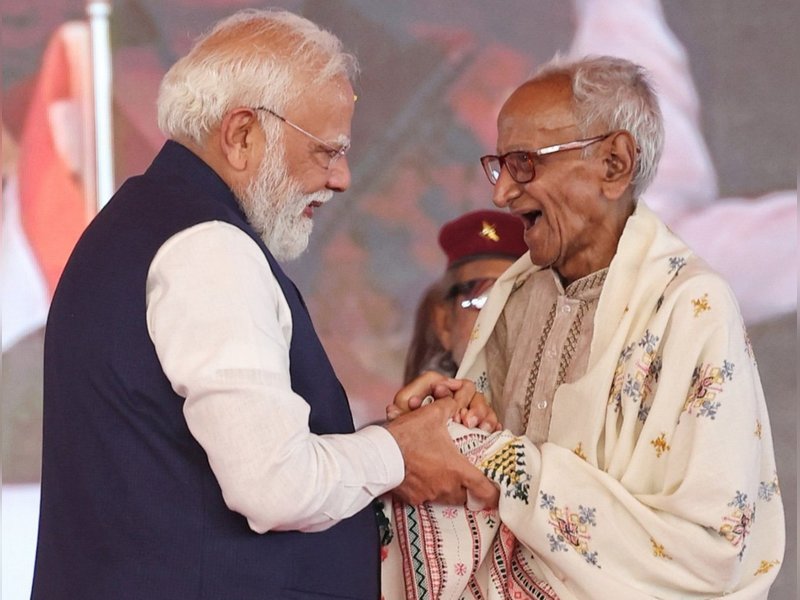 98-year-old BJP veteran Makhanlal Sarkar greets PM Modi on his birthday, recalls his long political journey