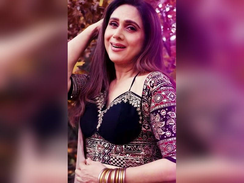 Meenakshi Seshadri recalls how Rishi Kapoor's fine driving skills helped her shoot for a tough shot in Damini