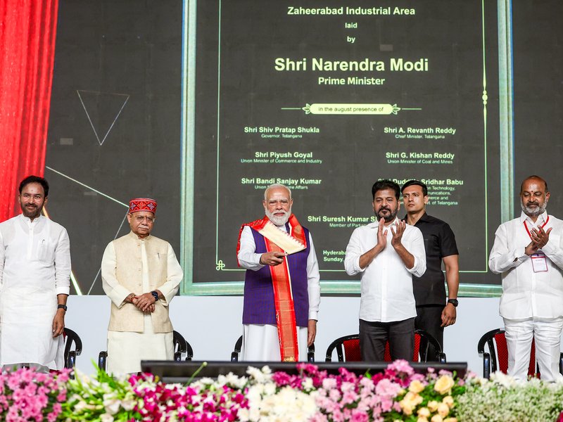 PM Modi unveils major projects for T'gana in economic package worth Rs 9,400cr