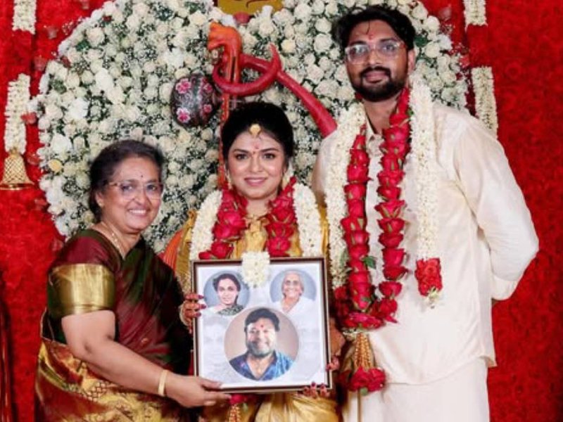 Raveena Ravi weds 'Valatty' director Devan; Raveena's mom Sreeja Ravi pens emotional note (Photo Credit: Sreeja Ravi/ Instagram)