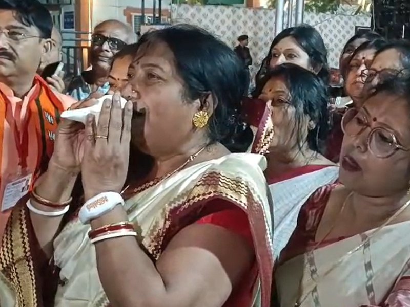 गुजरात: जामनगर में पीएम मोदी के स्वागत में उमड़ा जनसैलाब, बंगाल की जीत से समर्थकों में उत्साह