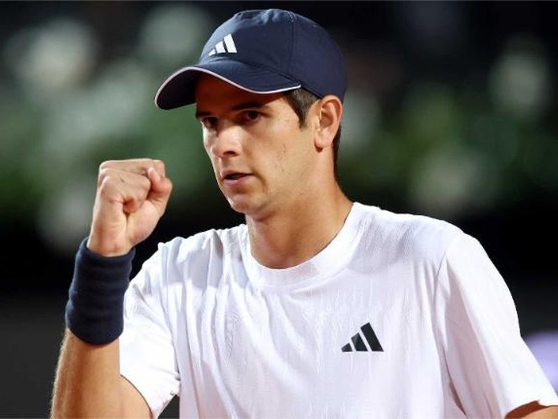 Jodar beats Italian wild card Arnaldi to reach fourth round in Rome 