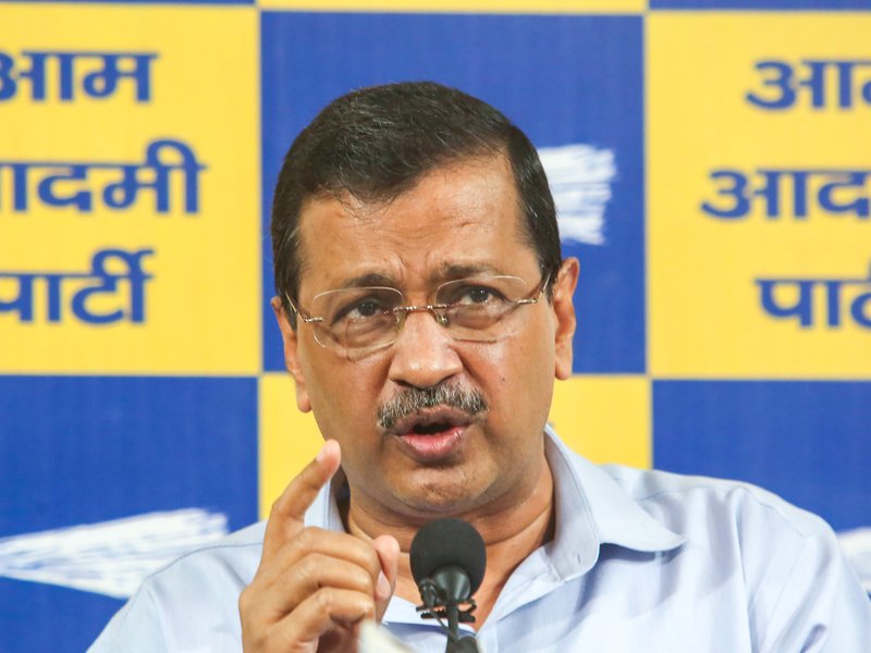 पहले जानकारी दुरुस्त करें केजरीवाल जी! जब इराक-अमेरिका लड़ ही नहीं रहे तो पीएम मोदी इससे उपजे हालात को लेकर देश को क्या बताएंगे?