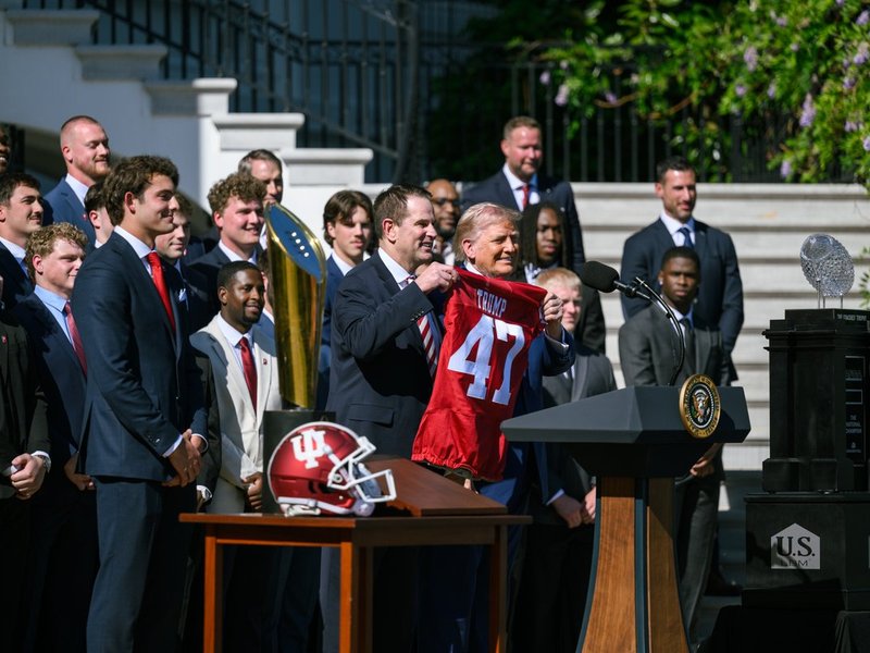 White House honors 'undefeated champion' Indiana University Hoosiers