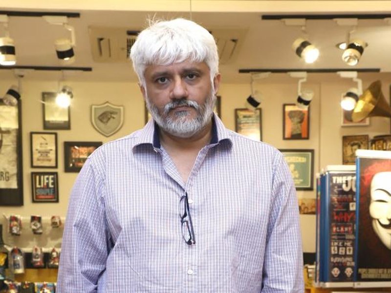 नाना बनने की खुशी में भावुक हुए विक्रम भट्ट, बोले – 'मुश्किल साल के बीच मिली सबसे बड़ी खुशी'