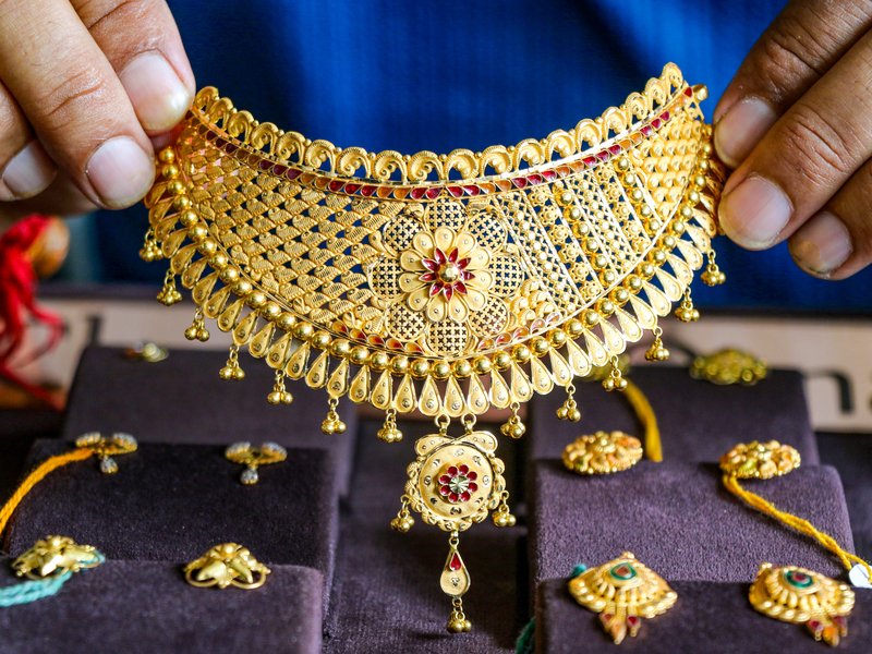 सोने पर कस्टम ड्यूटी बढ़ने से आयात में कमी आएगी और विदेशी मुद्रा के बाहर जाने पर रोक लगेगी : एक्सपर्ट