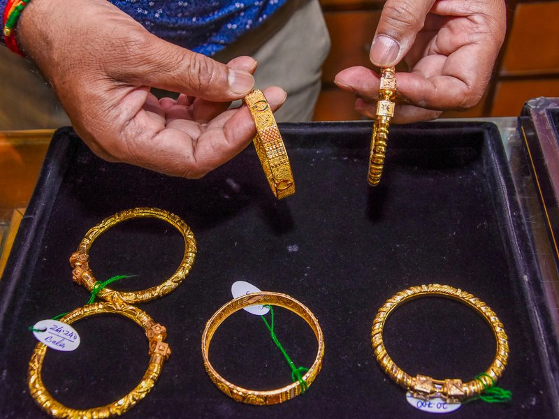 Gold surges 0.19 pc this week amid persistent geopolitical tensions