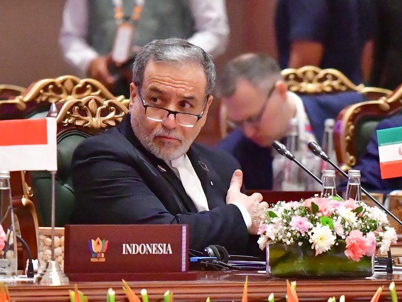Strait of Hormuz open to all except hostile countries: Iranian FM Araghchi