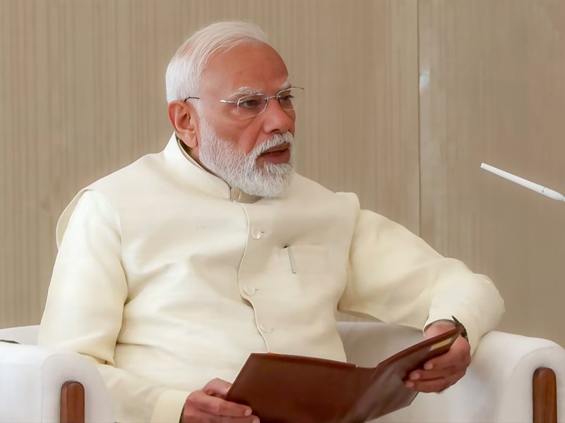 पीएम मोदी की यात्रा से भारत-यूएई संबंधों को मिला बढ़ावा, 5 अरब डॉलर के निवेश के साथ हुए कई समझौते