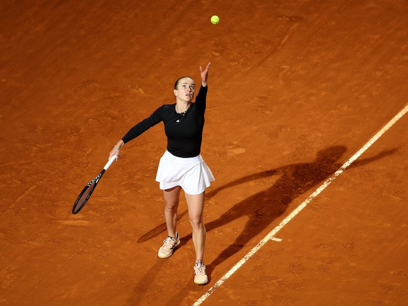Svitolina beats Swiatek to reach third Italian Open final