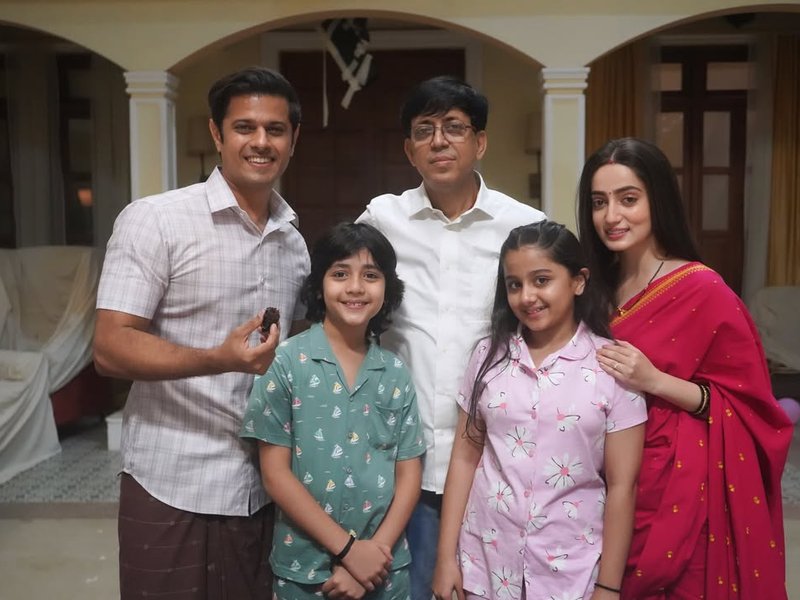 Neil Bhatt’s ‘Mr. & Mrs. Parshuram’ hits 100 episodes, Shambhavi Singh says ‘heart’s filled with gratitude’
