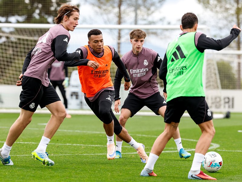 Arbeloa insists no problems with Mbappe after forward's caustic comments on being used as substitute in last match (Credit: X/Real Madrid)