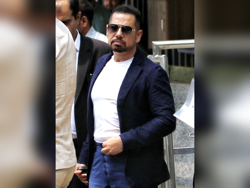 Court praises ED's handling of Robert Vadra's money laundering case; grants him pre-arrest bail