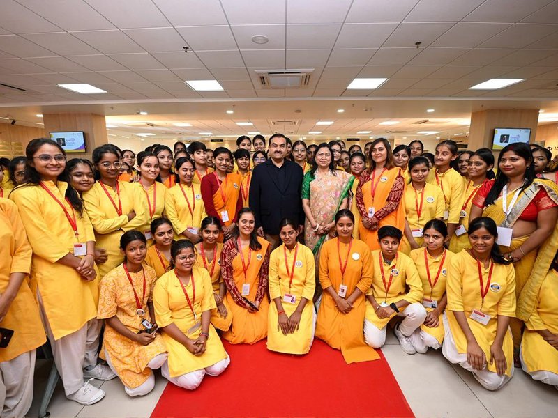 सुलभ और किफायती नेत्र चिकित्सा : गौतम अदाणी ने बिहार को दी 'अदाणी अखंड ज्योति आई केयर हॉस्पिटल' की सौगात