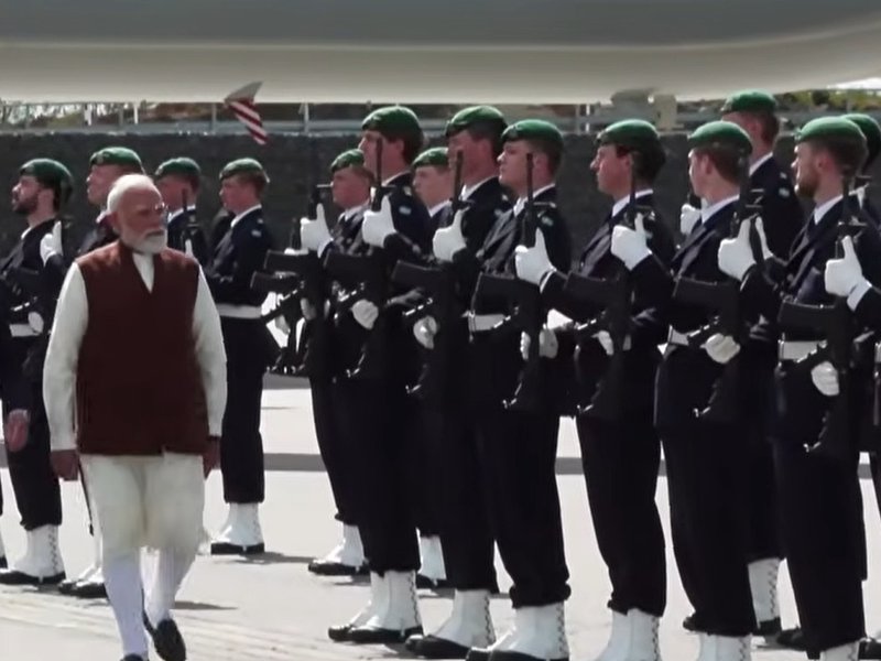 PM Modi arrives in Sweden, PM Kristersson welcomes him at airport 