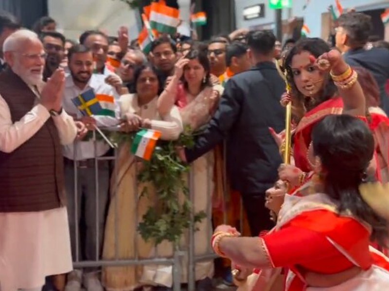 PM Modi lauds Indian cultural display of traditions on global stage