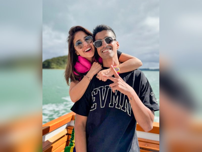 Shweta Tripathi, Chaitnya Sharma turn real-life romance into love story for theatre
