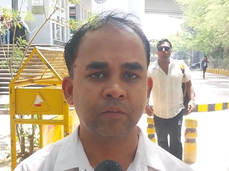 मंडे मेट्रो: ऊर्जा-बचत के लिए दिल्ली में नई पहल शुरू, सार्वजनिक वाहनों से दफ्तर पहुंचे अधिकारी, जनता ने की सराहा