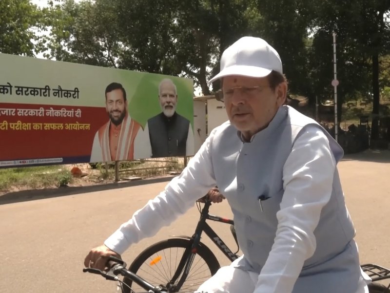 पीएम मोदी की अपील के बाद देशभर में भाजपा-एनडीए नेताओं ने अपनाए ई-वाहन, साइकिल और मेट्रो