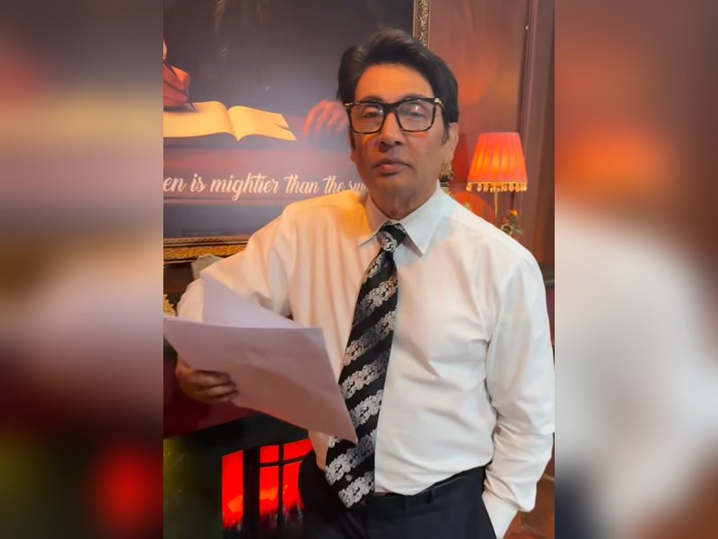 Adhyayan Suman says ‘my papa greatest’ as he recreates viral ’90s trend with Shekhar Suman