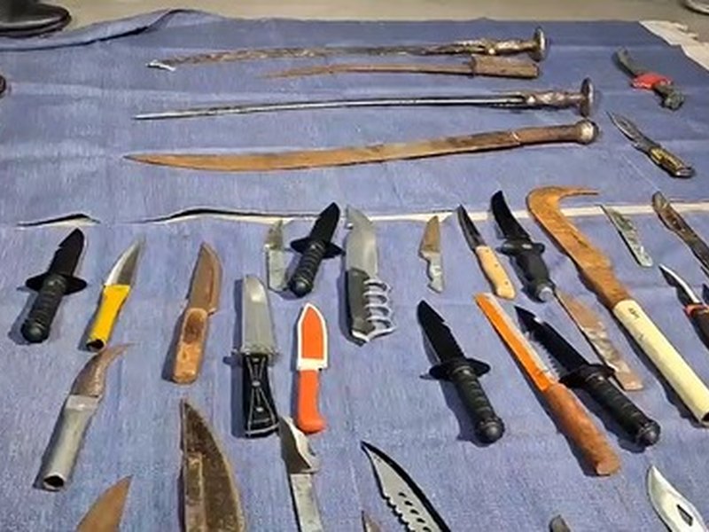 ऑपरेशन 'रैम्बो' : सूरत के 11 थाना क्षेत्रों से 72 आरोपी गिरफ्तार, कई हथियार बरामद