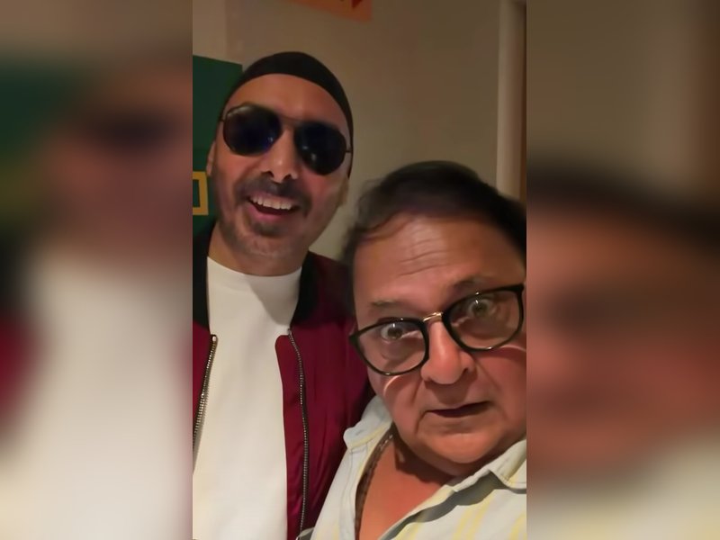 Rakesh Bedi bumps into Sukhbir in Goa; latter greets him with ‘Dhurandhar’ iconic ‘Baccha Hai Tu Mera’ dialogue