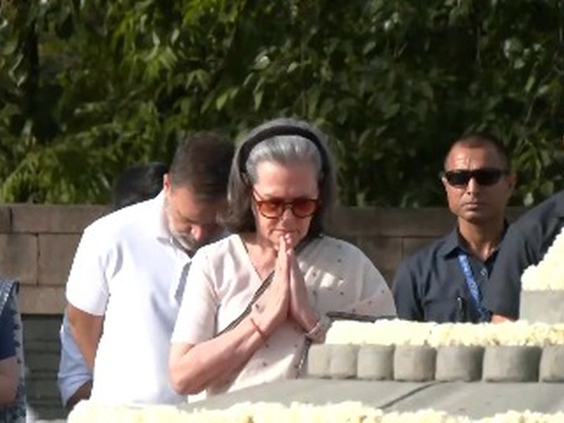 Congress leaders pay tribute to Rajiv Gandhi on death anniversary at Veer Bhumi, remembering him as visionary leader