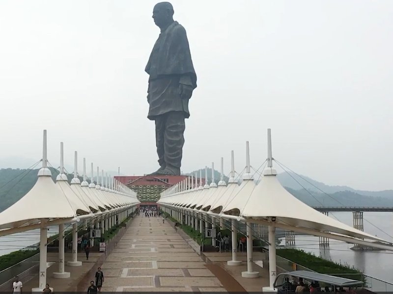 गुजरात: स्टैच्यू ऑफ यूनिटी में गाइड्स की खास ट्रेनिंग, पर्यटकों को आसान भाषा में मिल रही हर जानकारी 