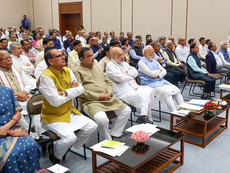 मंत्रिपरिषद की बैठक के बाद पीएम मोदी बोले- "सार्थक रही मीटिंग, विकसित भारत के लिए सुधारों पर हुई चर्चा'