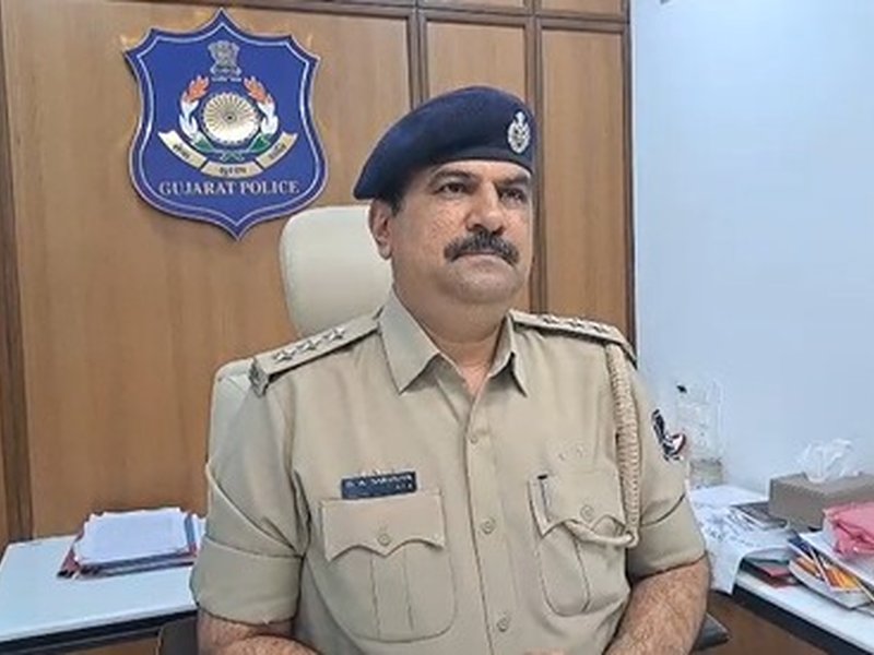 जमीन सौदे में 4 करोड़ की ठगी का पर्दाफाश, सूरत इको सेल ने बिचौलिये असमत खान को किया गिरफ्तार