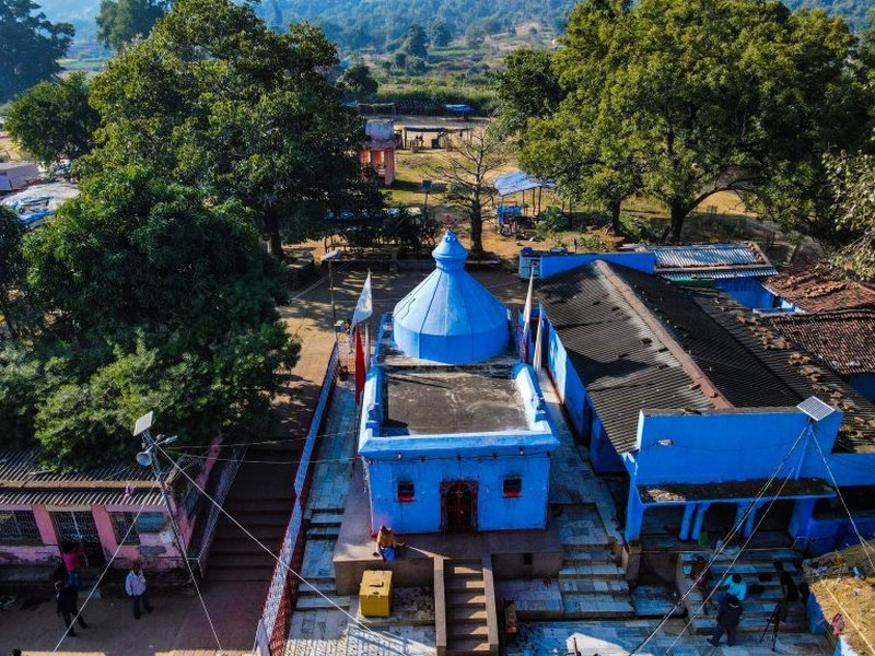झारखंड : भगवती का दिव्य मंदिर, जहां 9 नहीं 16 दिनों की होती है नवरात्रि, गिरे पान व फूलों से जुड़ी है मान्यता 