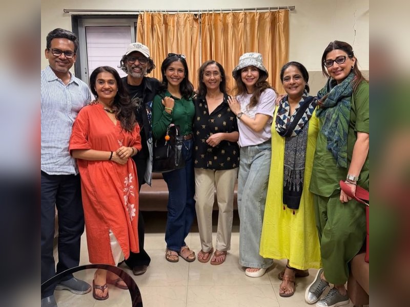 Urmila Matondkar, Sonali Bendre and Shriya Pilgaonkar step out for a Marathi theatre night