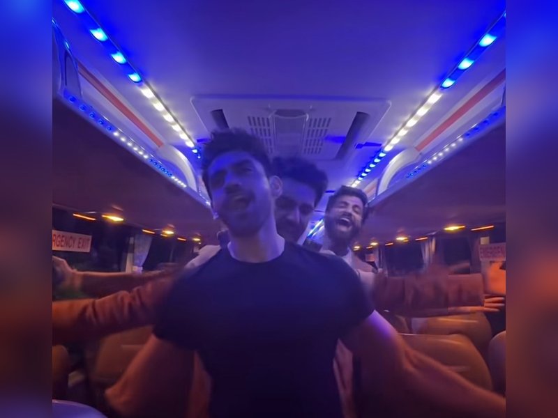 Rithvik Dhanjani, Avinash Mishra, Karan Wahi groove to SRK’s track ‘Woh Ladki Jo’ 