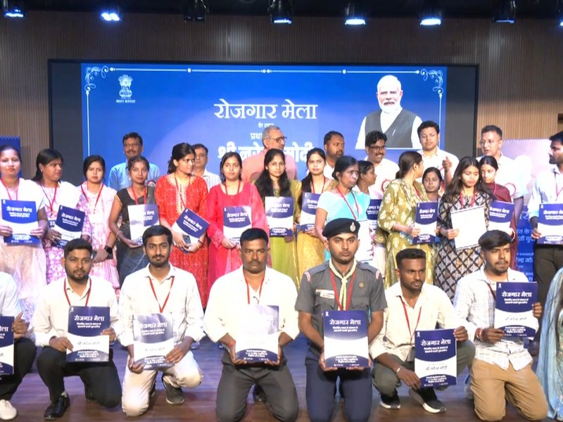 देशमें 19वां रोजगार मेला, हजारों युवाओं को मिले नियुक्ति पत्र
