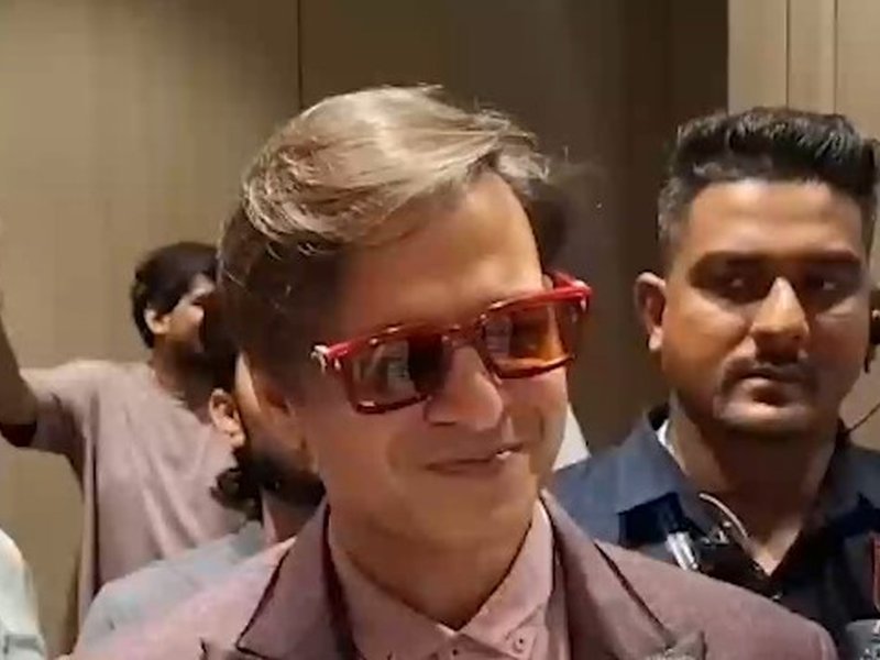 'कॉकरोच जनता पार्टी' पर विवेक ओबेरॉय बोले-हर व्यक्ति को अपनी बात रखने का अधिकार, कन्हैया मित्तल ने कहा-गुमराह न करें