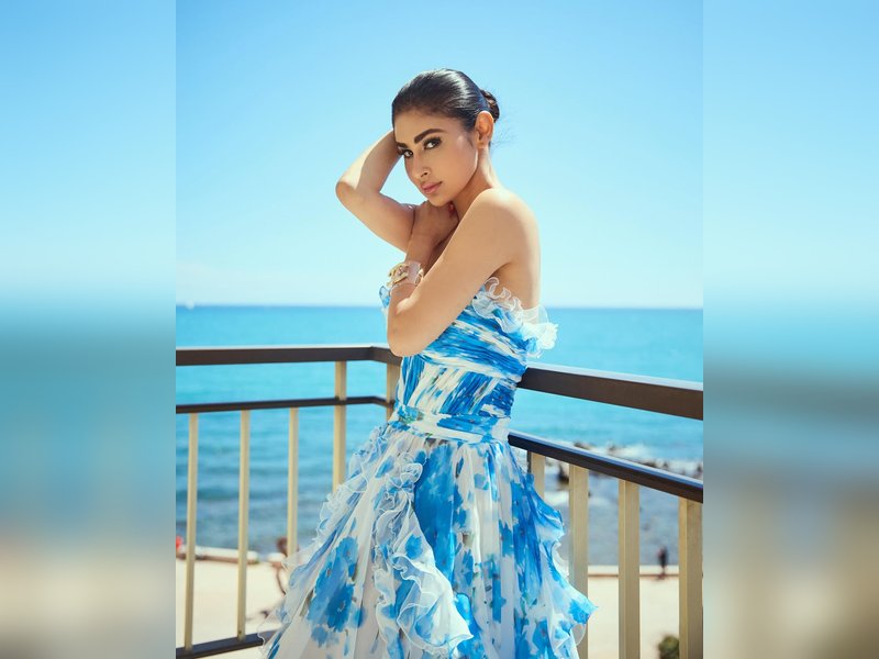 Amid divorce news, Mouni Roy bid adieu to the French Riviera with a stunning look