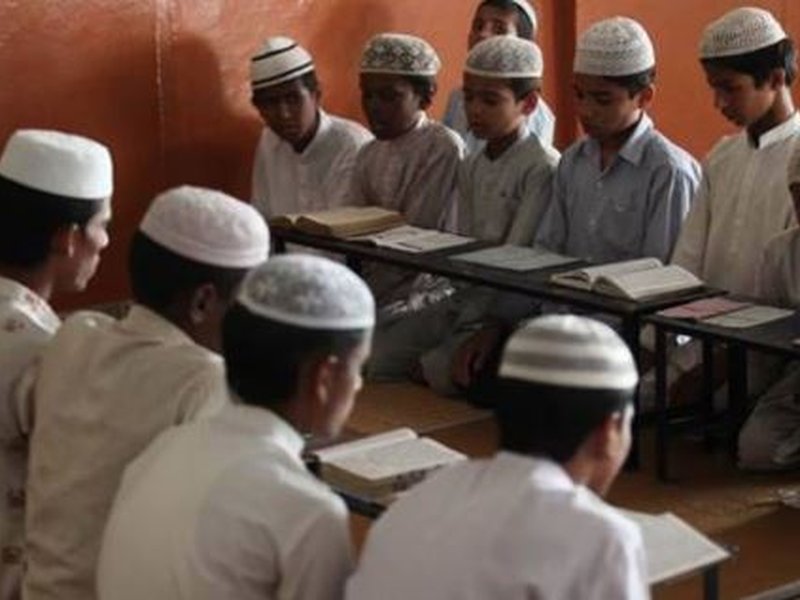 मदरसा शिक्षा के नाम पर समाप्त हुई वोटों की राजनीति