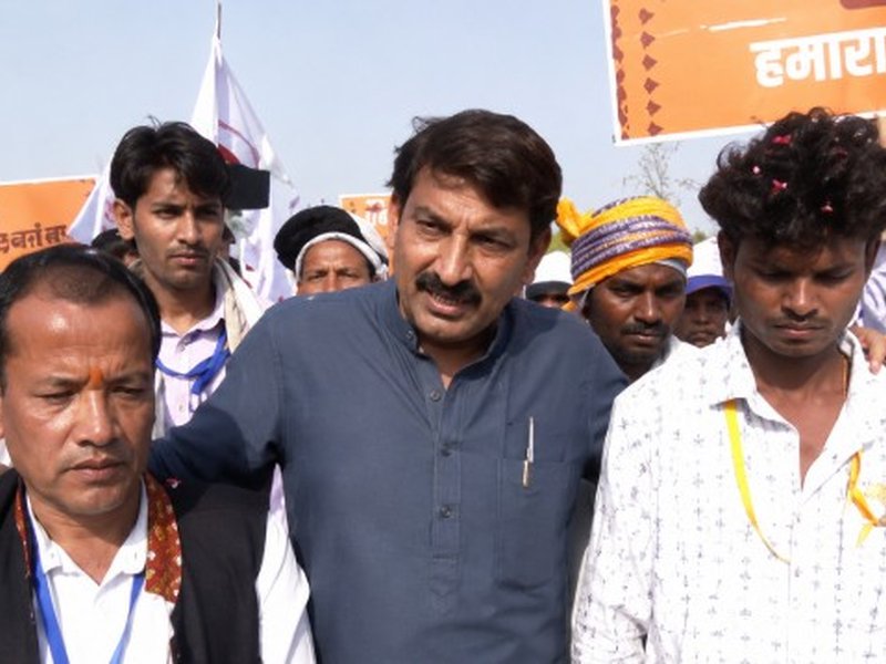 बिरसा मुंडा जयंती में शामिल हुए मनोज तिवारी, लाल किला मैदान में दिखी जनजातीय संस्कृति की झलक