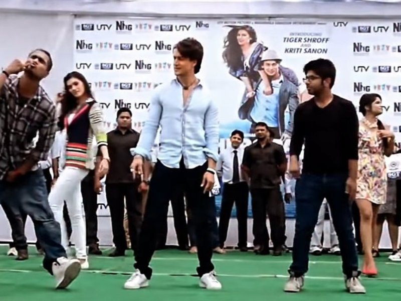 बॉलीवुड में 12 साल पूरे होने पर यादों में खोए टाइगर श्रॉफ, वीडियो पोस्ट कर बोले- 'समय कितनी तेजी से बीतता है'