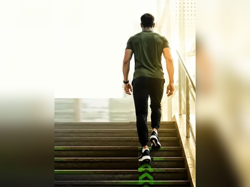 लिफ्ट नहीं, सीढ़ियां हैं बेहतर फिटनेस और एनर्जी का राज, जानें मिलते हैं क्या-क्या फायदे 