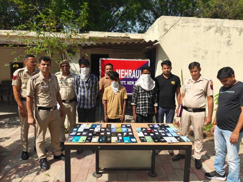 Delhi Police solves mobile theft case within 12 hours; 72 stolen phones recovered, 40 cases worked out