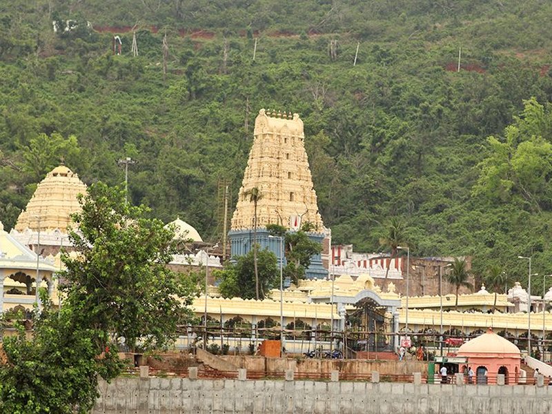 आंध्र प्रदेश की सिम्हाचलम पहाड़ी पर स्थित वह मंदिर, जहां भक्त प्रह्लाद की रक्षा के लिए नारायण ने लिया था अवतार 
