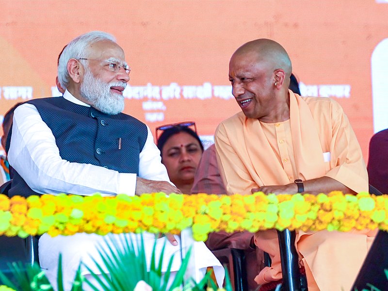 प्रधानमंत्री के तौर पर 12 वर्ष पूरे: सीएम योगी ने पीएम मोदी को दी बधाई, कहा- 'नए भारत' की नींव रखी