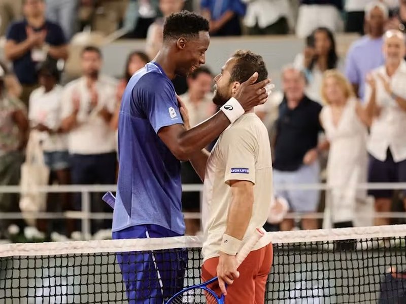 Monfils bids adieu to Roland Garros as Gaston prevails in opener 