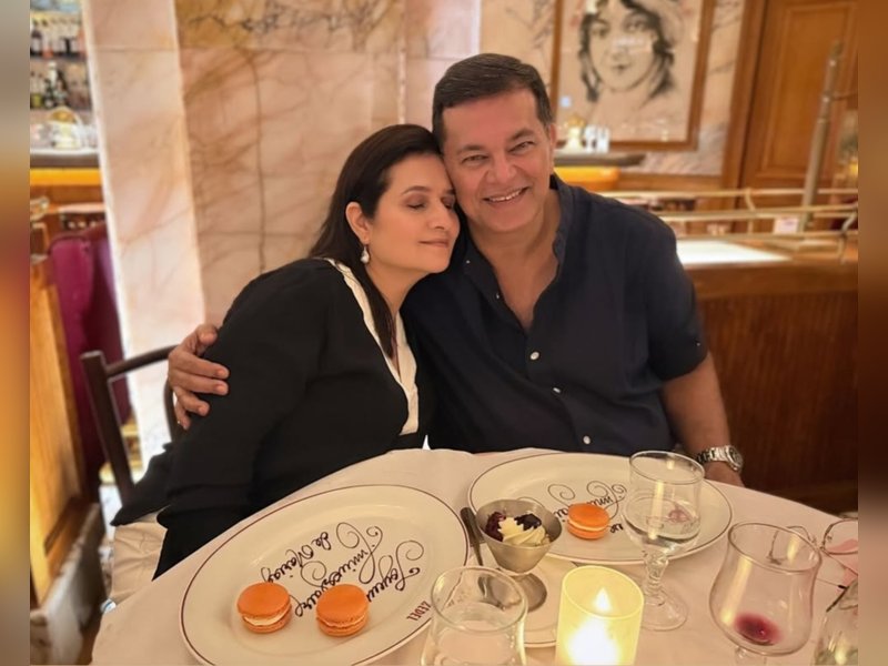Tara Sutaria pens sweet note for parents on their 35th wedding anniversary