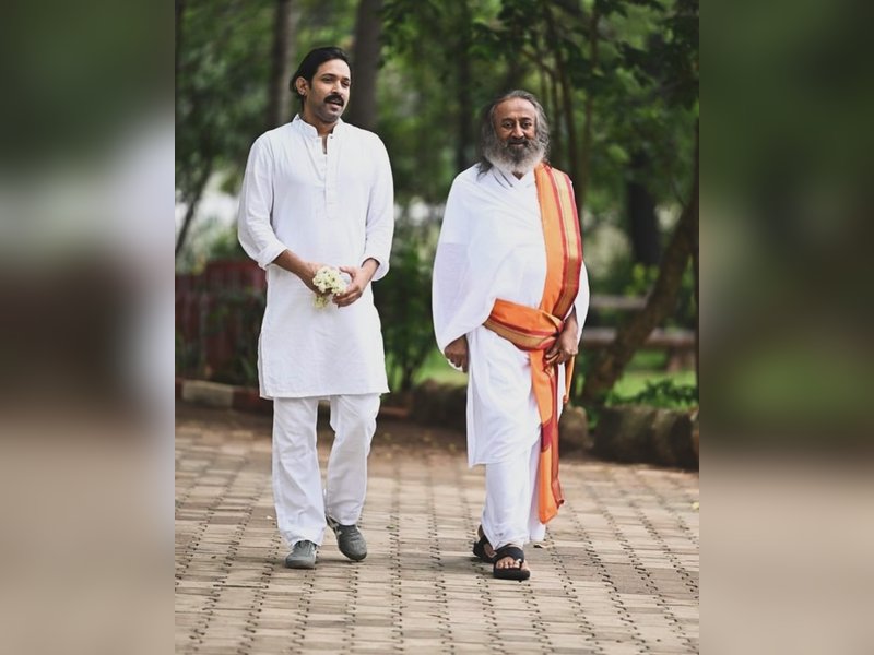 Vikrant Massey gets emotional about playing Sri Sri Ravi Shankar: Wo mera sab kuch hain