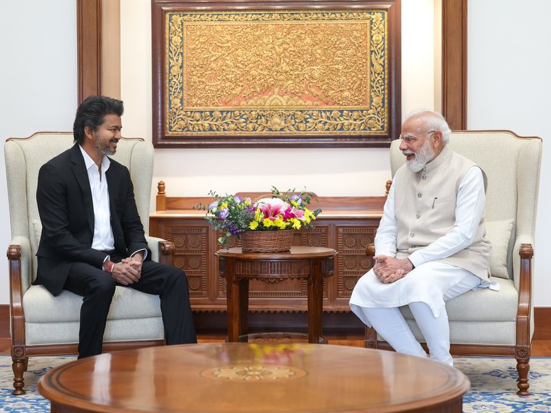 पीएम मोदी से मिले सीएम विजय, 12 साल बाद हुई मुलाकात
