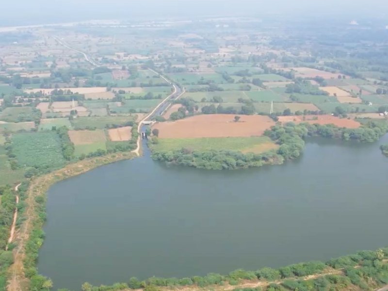 गुजरात में तालाब गहरे होने से किसानों के खिले चेहरे, 500 से अधिक हेक्टेयर कृषि भूमि को मिलेगा सिंचाई का पानी