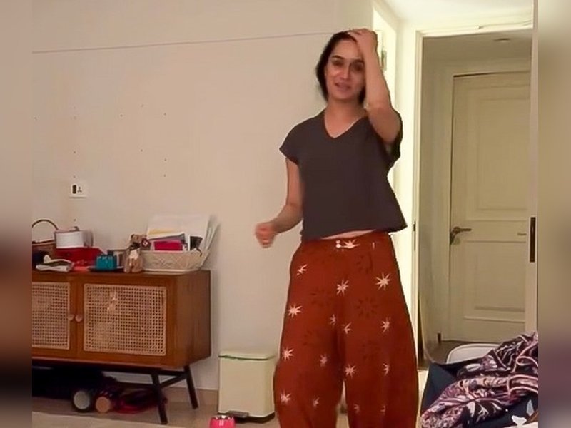 Shraddha Kapoor answers like a boss as netizen comments on her messy room: Dil saaf hona chahiye 